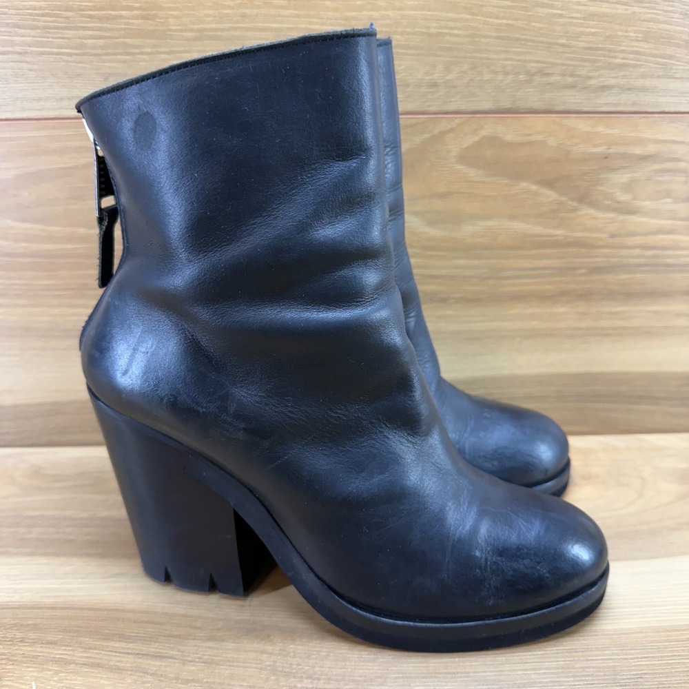 RUSSEL & BROMLEY Chunky Heel Boots Womens 7 EU 37 Black Leather Back Zip